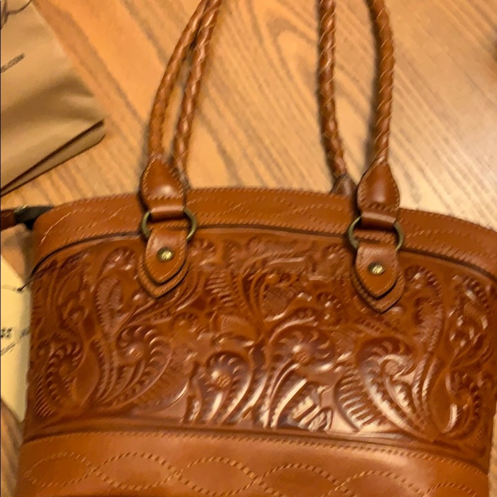 Patricia Nash embossed bag - Picture 2 of 8